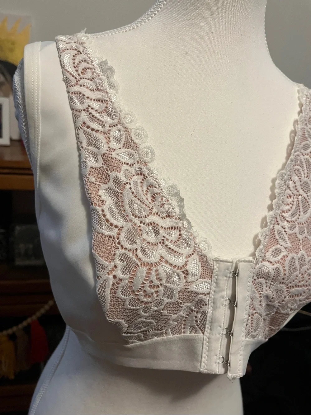 Lace Front-Closure Comfort Bra - White